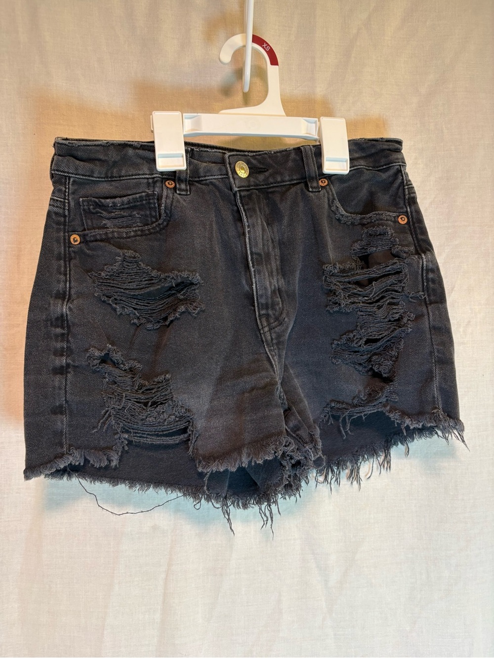 American Eagle Mom Shorts Black High Rise Distressed Women’s Size 4